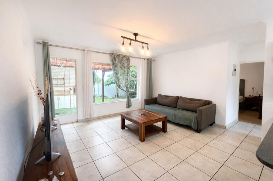 2 Bedroom Property for Sale in Magaliessig Gauteng