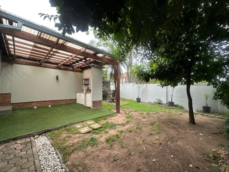 2 Bedroom Property for Sale in Magaliessig Gauteng