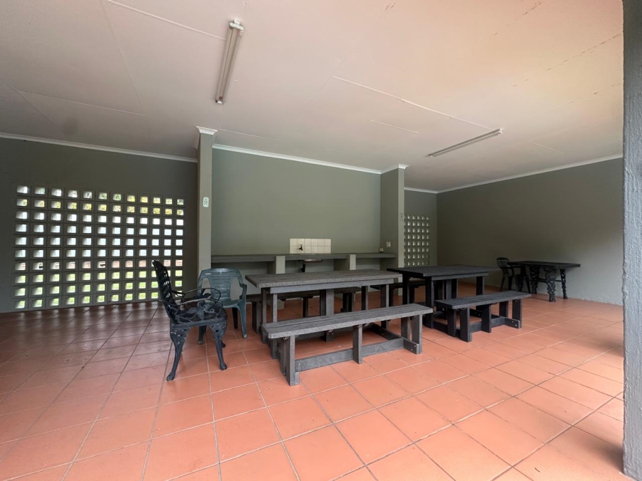 2 Bedroom Property for Sale in Magaliessig Gauteng