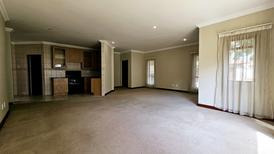 3 Bedroom Property for Sale in Featherwood Retirement Estate Gauteng