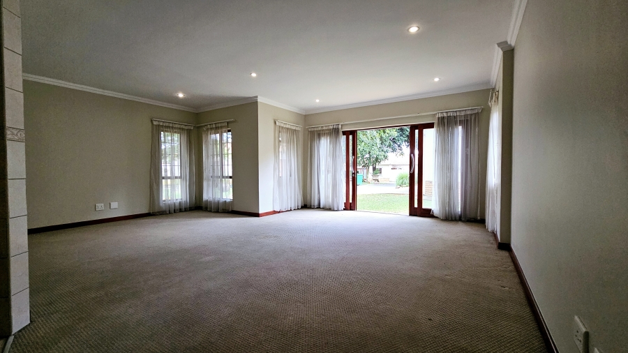 3 Bedroom Property for Sale in Featherwood Retirement Estate Gauteng
