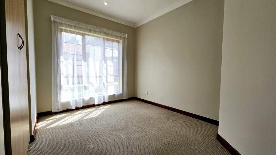 3 Bedroom Property for Sale in Featherwood Retirement Estate Gauteng