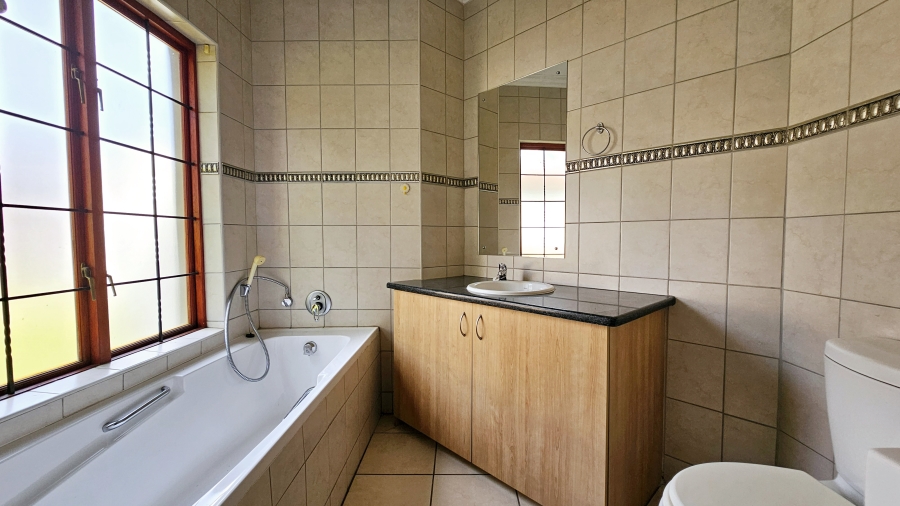 3 Bedroom Property for Sale in Featherwood Retirement Estate Gauteng