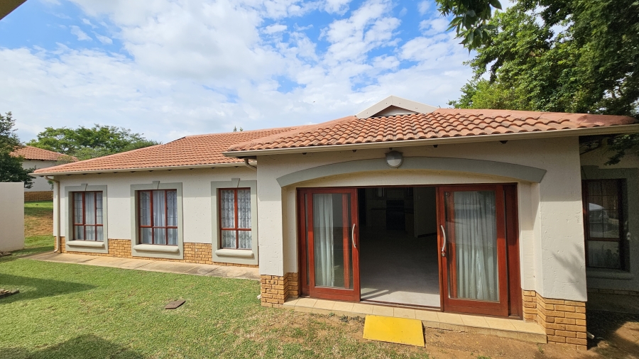 3 Bedroom Property for Sale in Featherwood Retirement Estate Gauteng