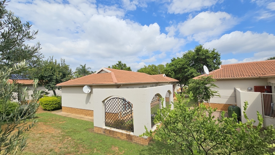 3 Bedroom Property for Sale in Featherwood Retirement Estate Gauteng