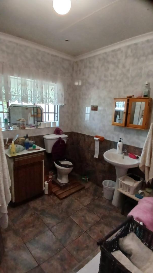 5 Bedroom Property for Sale in Vasfontein AH Gauteng