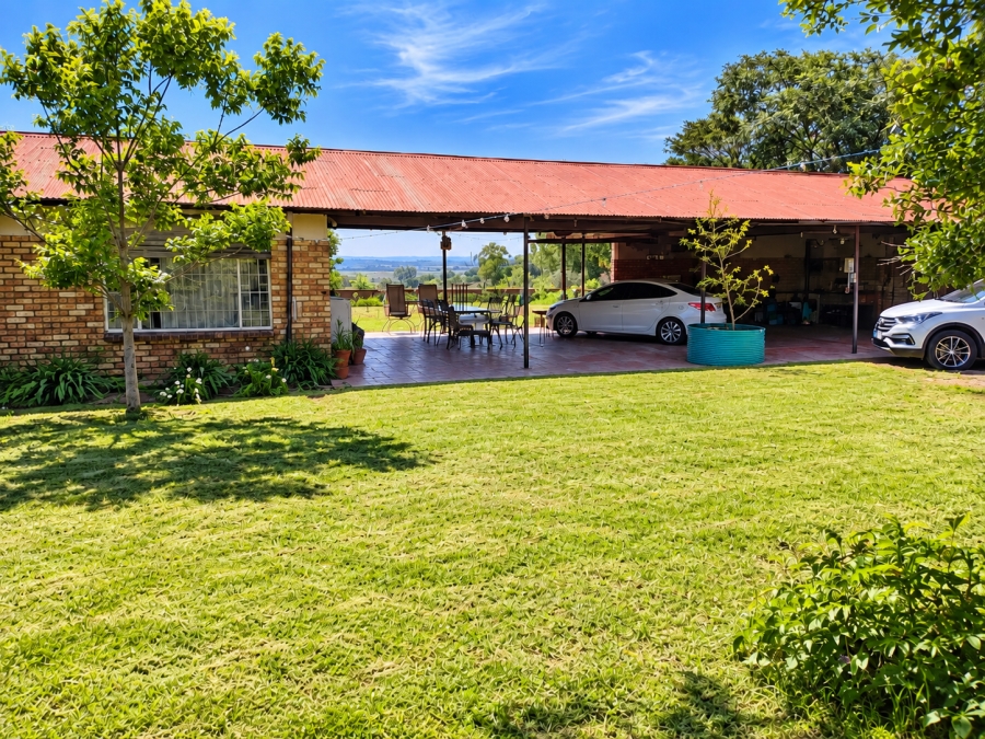 5 Bedroom Property for Sale in Vasfontein AH Gauteng