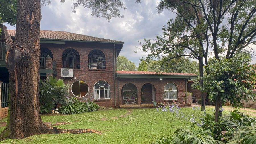6 Bedroom Property for Sale in Eloffsdal Gauteng