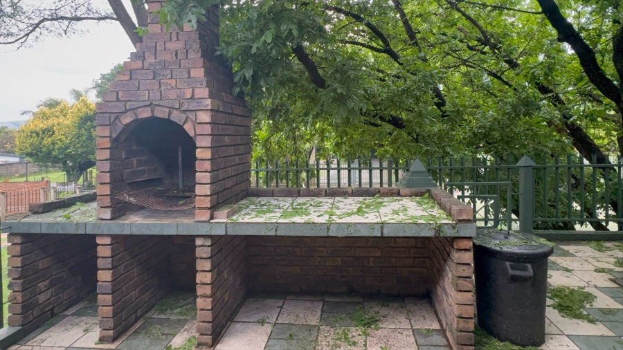 6 Bedroom Property for Sale in Eloffsdal Gauteng