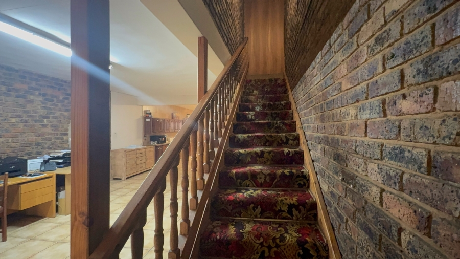 6 Bedroom Property for Sale in Eloffsdal Gauteng