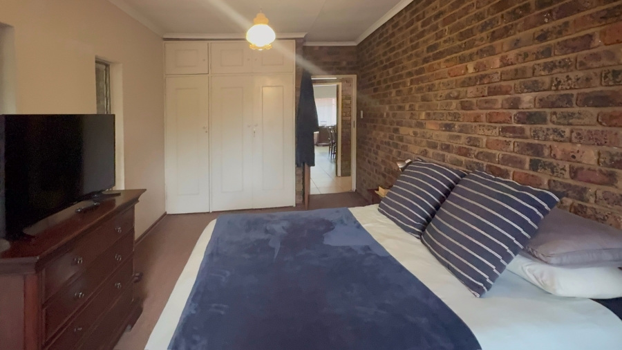 6 Bedroom Property for Sale in Eloffsdal Gauteng