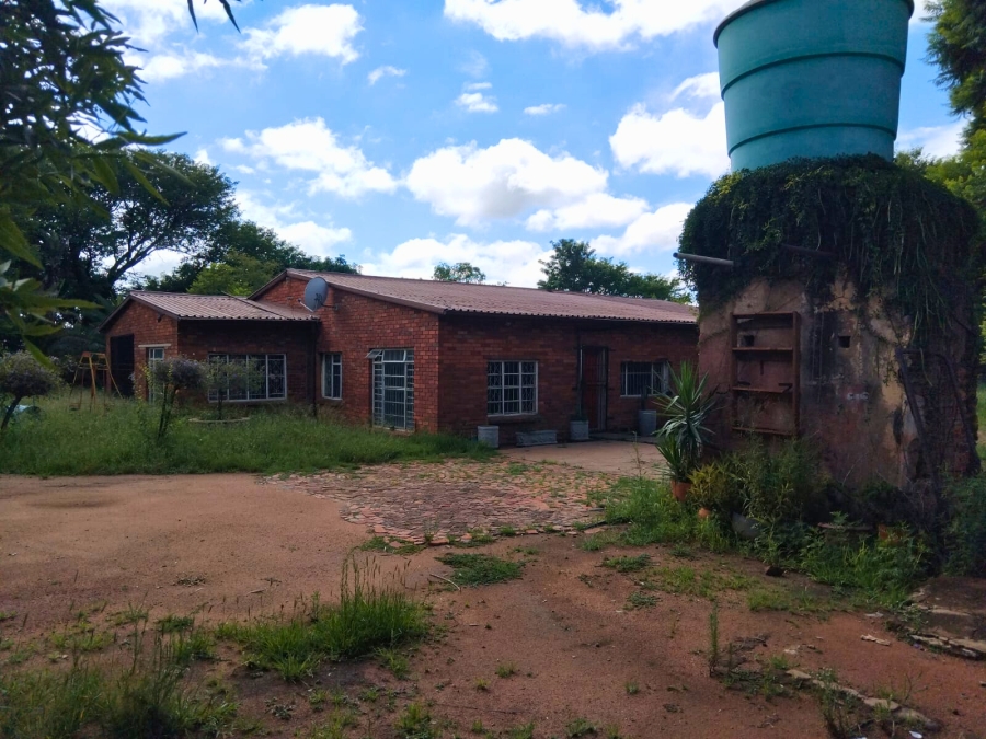 4 Bedroom Property for Sale in Lusthof Gauteng