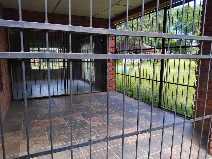 4 Bedroom Property for Sale in Lusthof Gauteng
