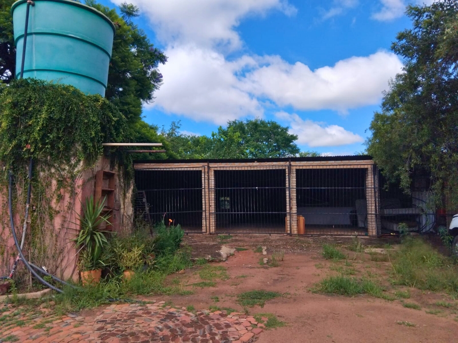 4 Bedroom Property for Sale in Lusthof Gauteng