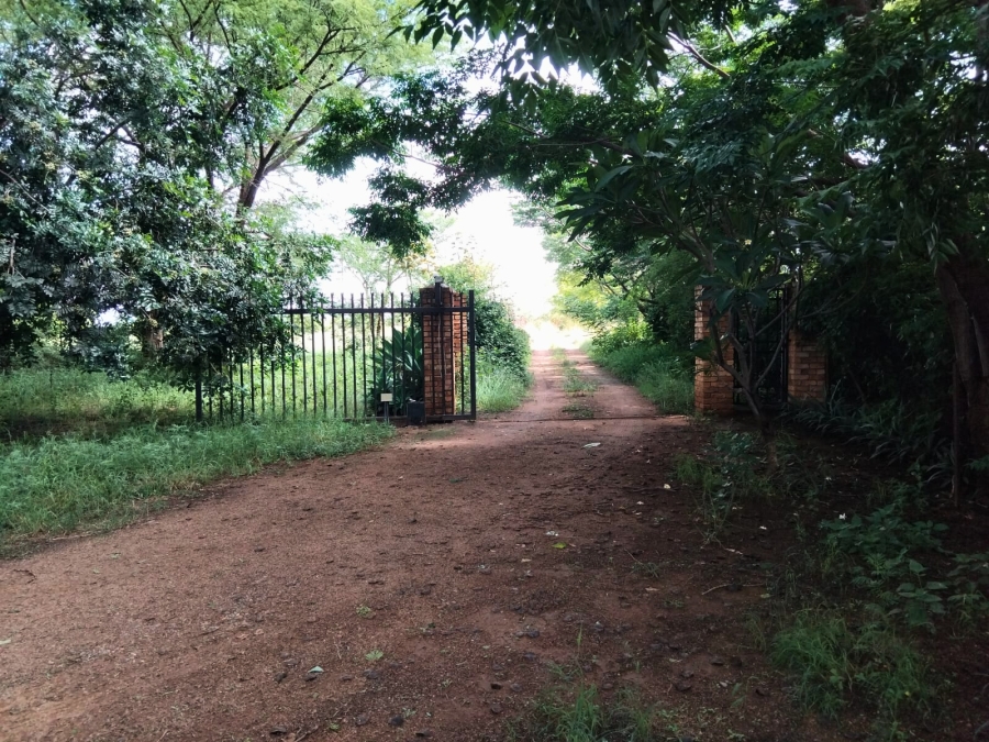 4 Bedroom Property for Sale in Lusthof Gauteng