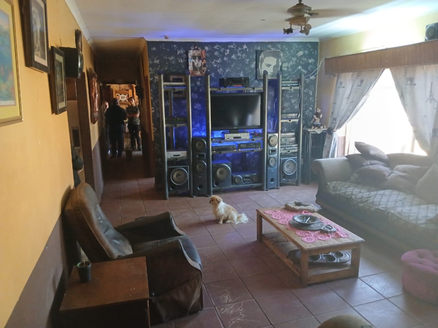 4 Bedroom Property for Sale in Vasfontein AH Gauteng