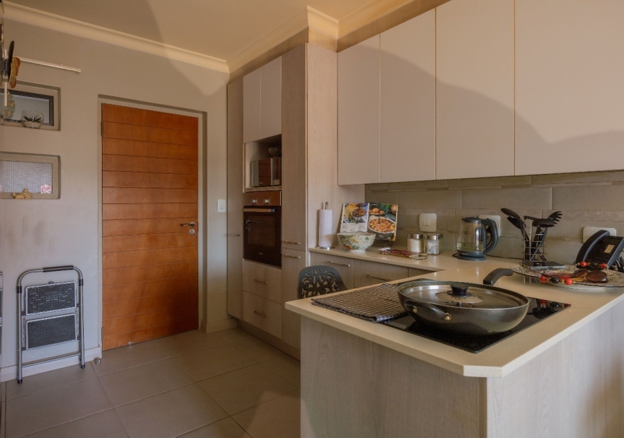 1 Bedroom Property for Sale in Waterkloof Ridge Gauteng