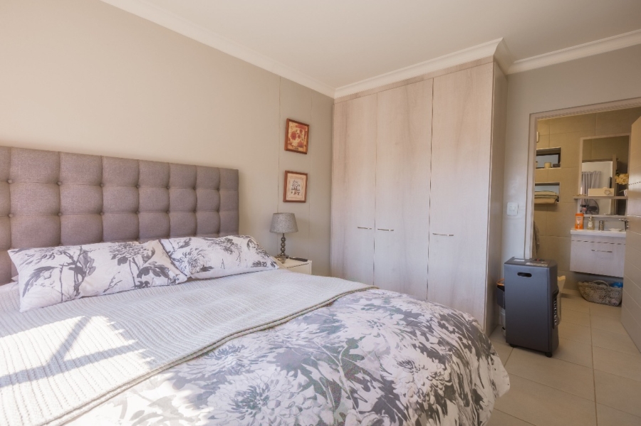 1 Bedroom Property for Sale in Waterkloof Ridge Gauteng