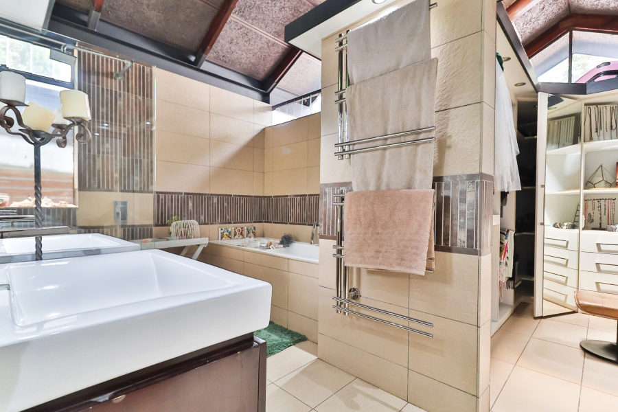 6 Bedroom Property for Sale in Lynnwood Gauteng