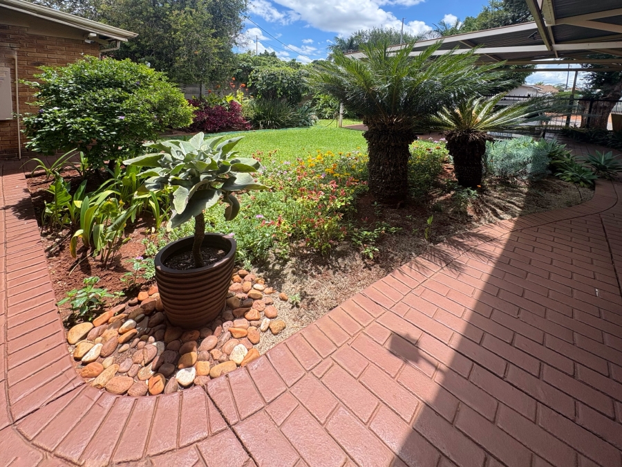 6 Bedroom Property for Sale in Wolmer Gauteng