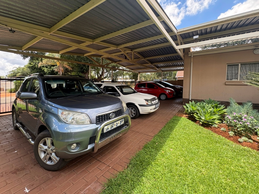 6 Bedroom Property for Sale in Wolmer Gauteng