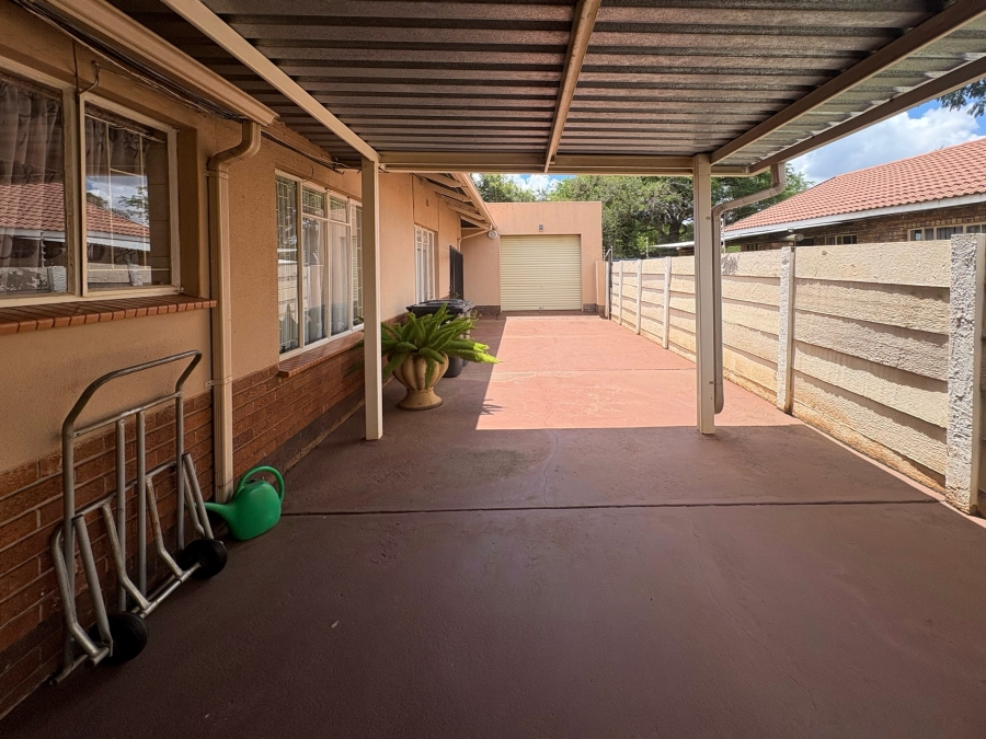 6 Bedroom Property for Sale in Wolmer Gauteng