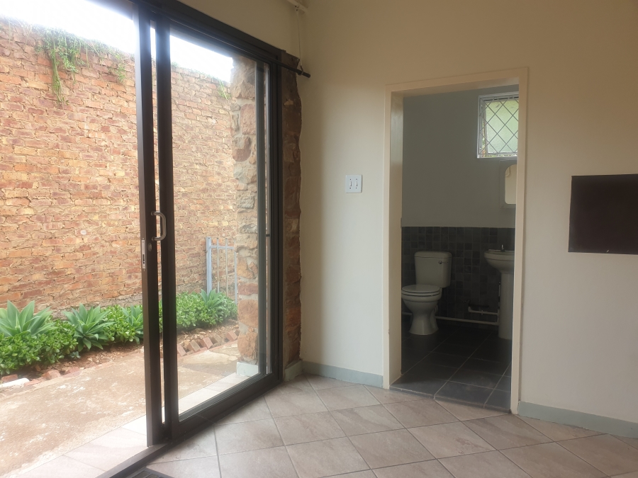 1 Bedroom Property for Sale in Die Wilgers Gauteng