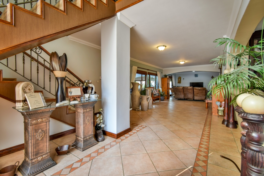 4 Bedroom Property for Sale in Woodhill Estate Gauteng