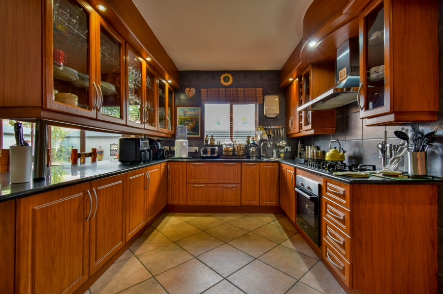 4 Bedroom Property for Sale in Woodhill Estate Gauteng