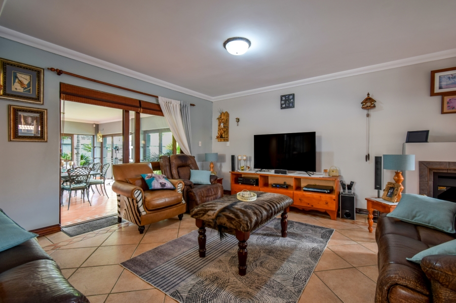 4 Bedroom Property for Sale in Woodhill Estate Gauteng