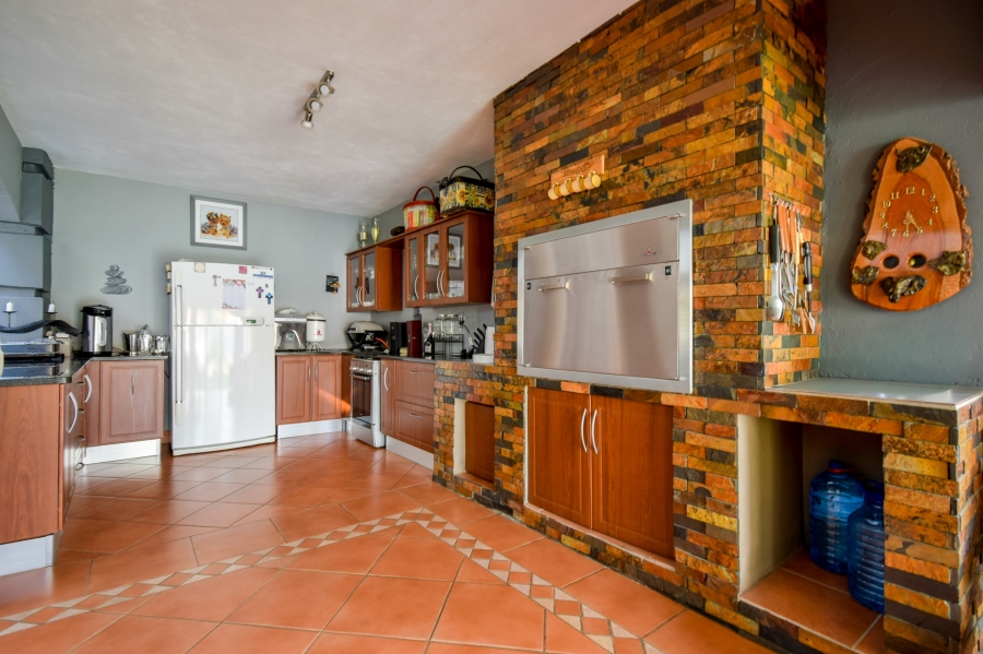 4 Bedroom Property for Sale in Woodhill Estate Gauteng