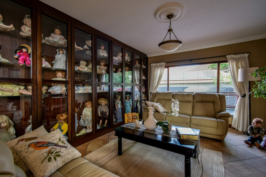 4 Bedroom Property for Sale in Woodhill Estate Gauteng