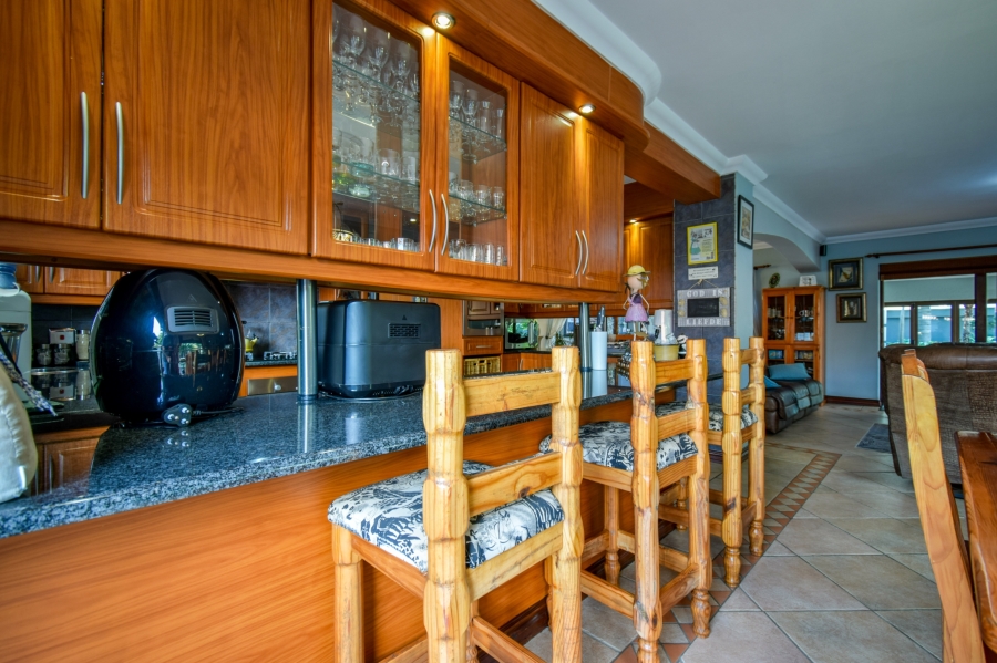 4 Bedroom Property for Sale in Woodhill Estate Gauteng