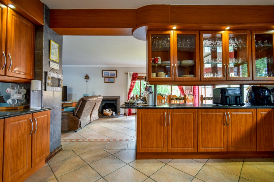 4 Bedroom Property for Sale in Woodhill Estate Gauteng