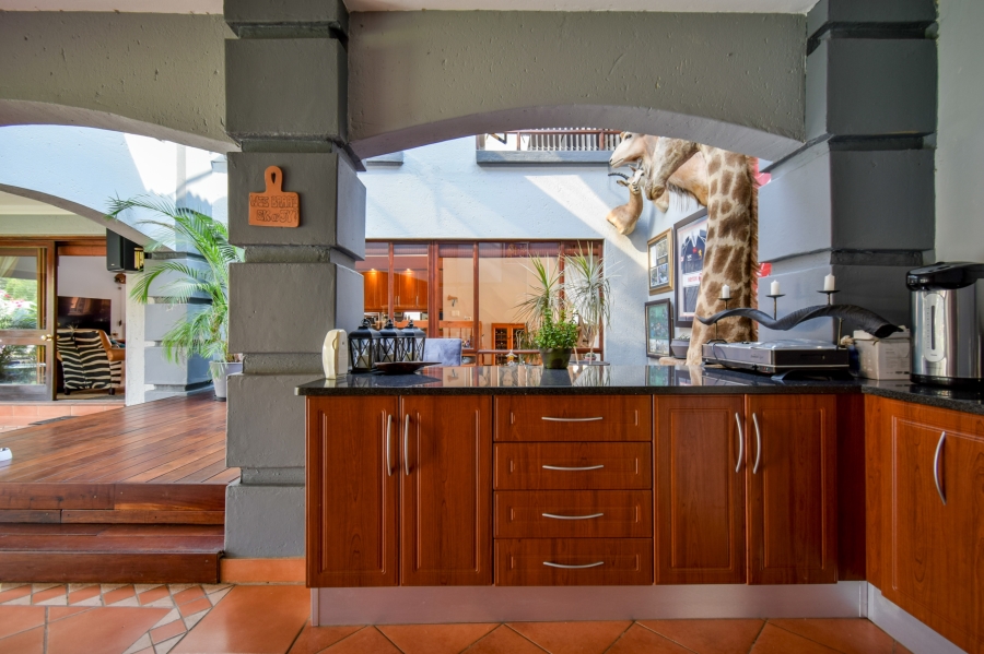 4 Bedroom Property for Sale in Woodhill Estate Gauteng