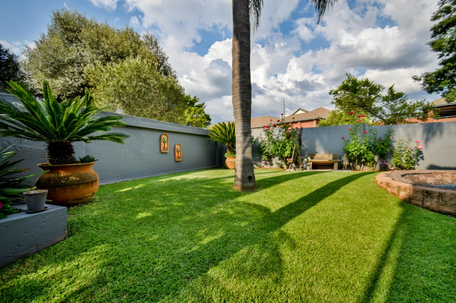 4 Bedroom Property for Sale in Woodhill Estate Gauteng