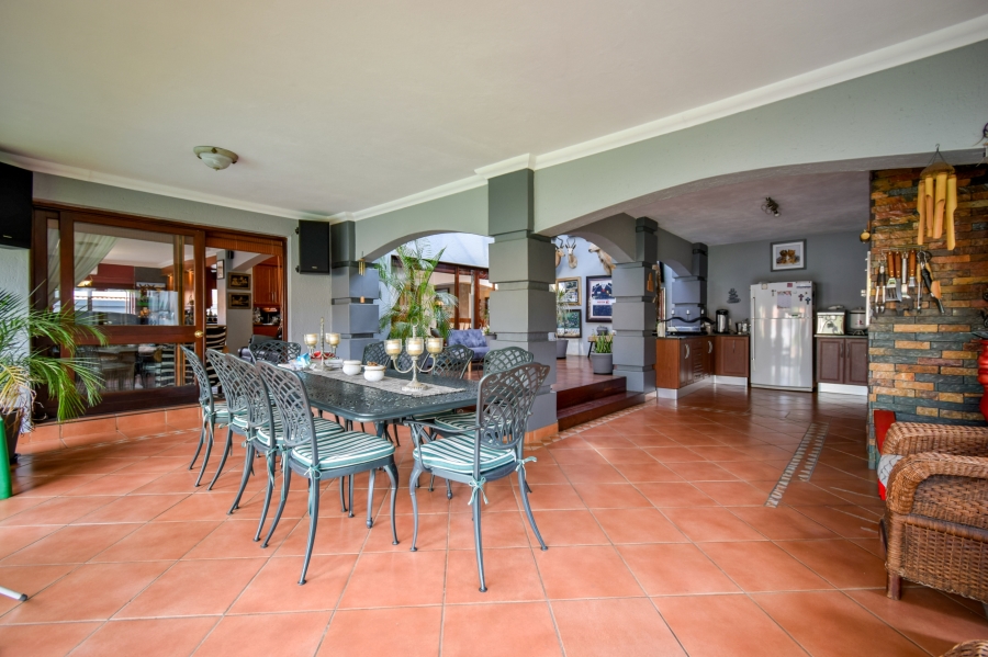 4 Bedroom Property for Sale in Woodhill Estate Gauteng