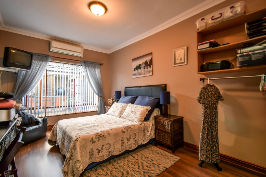 4 Bedroom Property for Sale in Woodhill Estate Gauteng