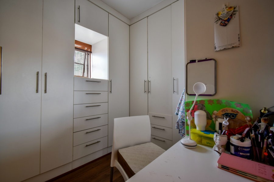 4 Bedroom Property for Sale in Woodhill Estate Gauteng