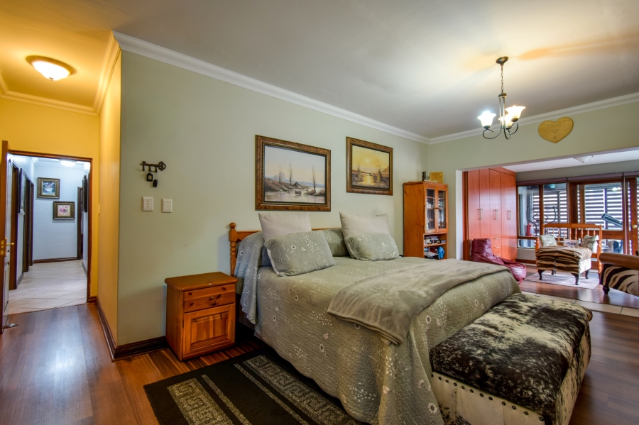 4 Bedroom Property for Sale in Woodhill Estate Gauteng