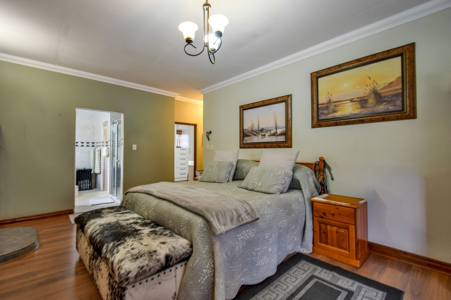 4 Bedroom Property for Sale in Woodhill Estate Gauteng