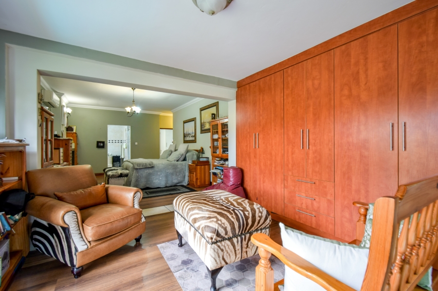 4 Bedroom Property for Sale in Woodhill Estate Gauteng