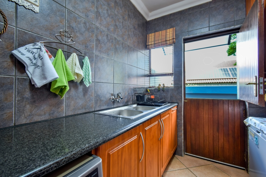 4 Bedroom Property for Sale in Woodhill Estate Gauteng