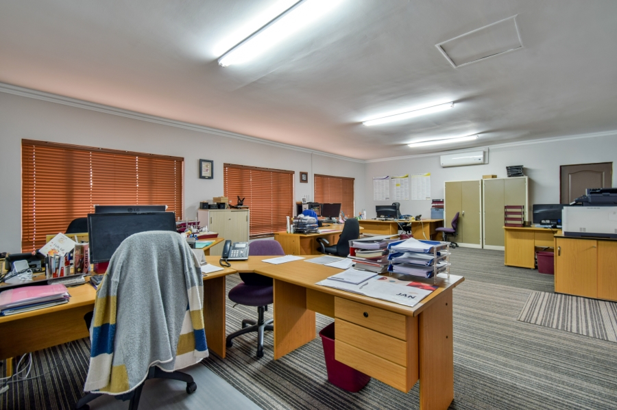 4 Bedroom Property for Sale in Woodhill Estate Gauteng