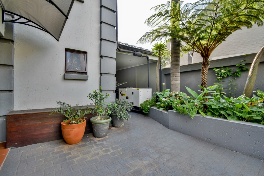 4 Bedroom Property for Sale in Woodhill Estate Gauteng