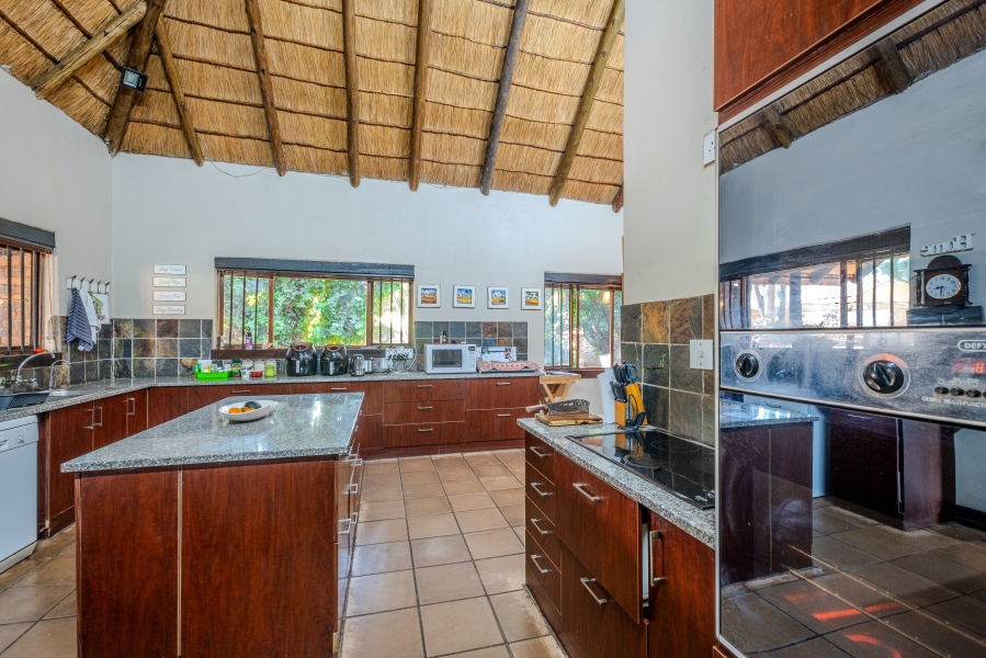 6 Bedroom Property for Sale in Boardwalk Villas Gauteng