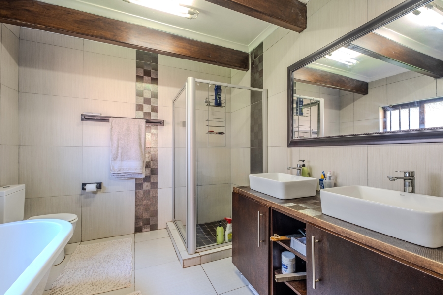 6 Bedroom Property for Sale in Boardwalk Villas Gauteng