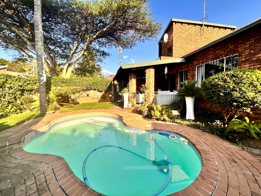3 Bedroom Property for Sale in Garsfontein Gauteng