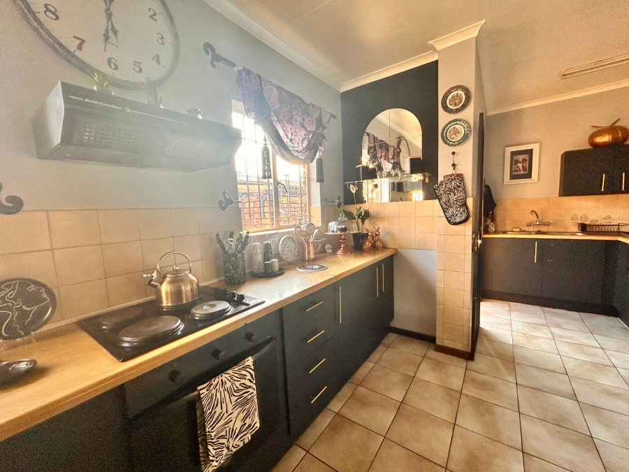 3 Bedroom Property for Sale in Garsfontein Gauteng