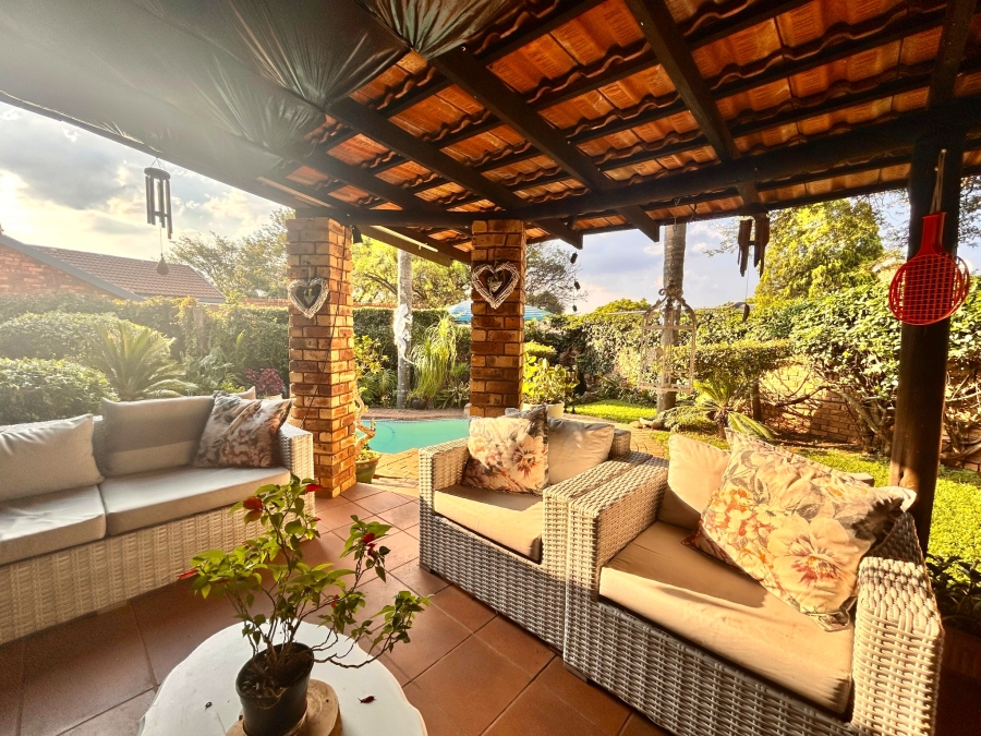 3 Bedroom Property for Sale in Garsfontein Gauteng